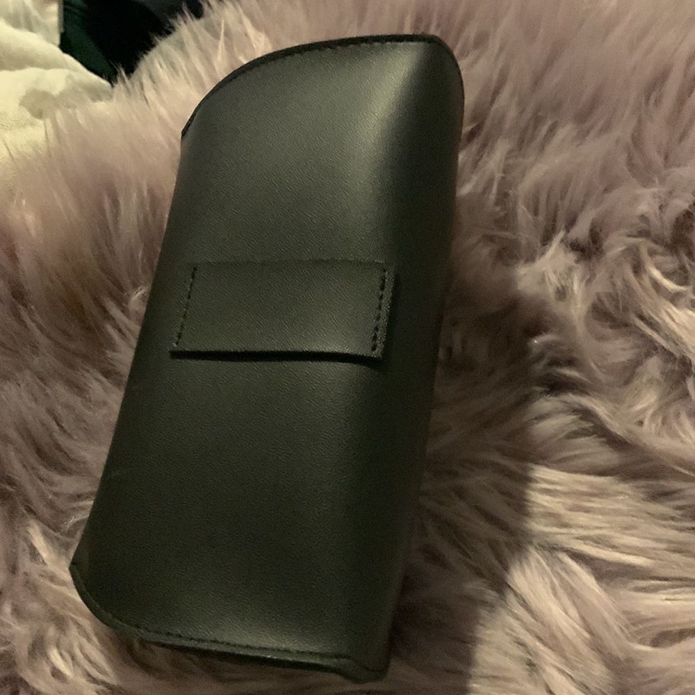 Ray-Ban Chromance Unisex Eyeglass Case.​ - Picture 5 of 6